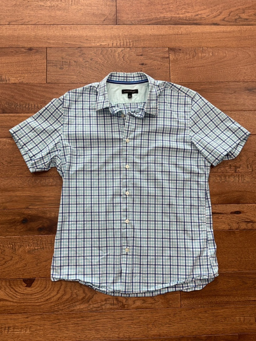 Banana Republic Men’s Short-Sleeve Button Down Plaid Shirt- Size L